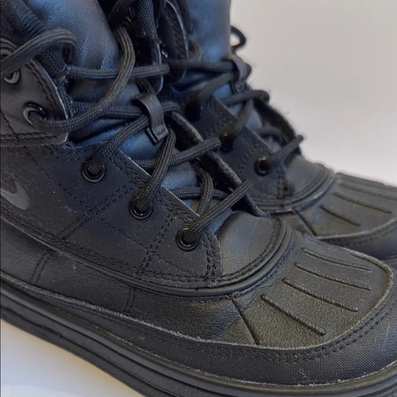 Nike Kids Black Woodside ACG Boots - Picture 6 of 7